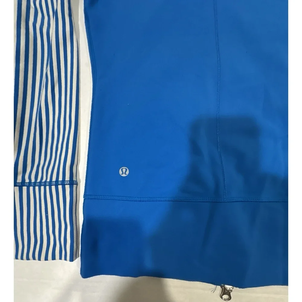 Lululemon Yoga Jacket  Full Zip Jacket Blue White Solid/stripe Size 2